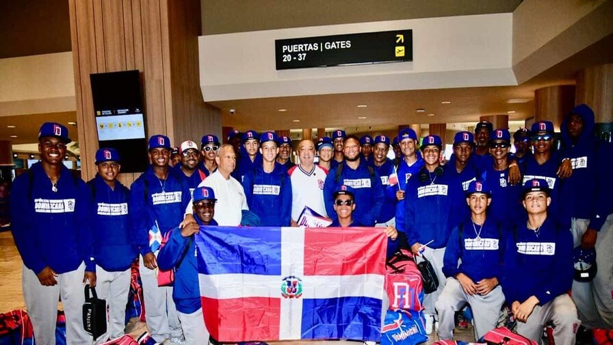 Selección Dominicana U15 de Béisbol Emprende Viaje a México para la Copa Mundial