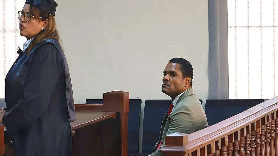 Corte Penal de San Cristóbal Mantiene Permiso Laboral a Donni Santana