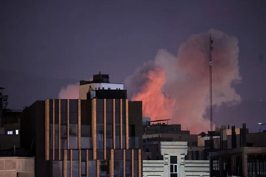 Irán Denuncia Ataque de EE.UU. como Crimen de Guerra en Boda
