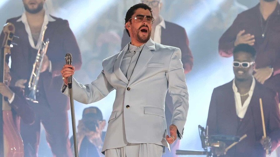 Bad Bunny Triunfa en los Emmy con su Espectáculo del Super Bowl