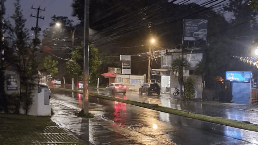 Nueve Provincias en Alerta por Lluvias y Tormentas Eléctricas