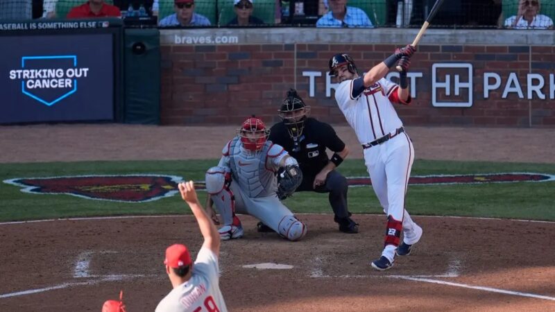Austin Riley Lleva a los Bravos a la Victoria con Jonrón Decisivo ante los Filis