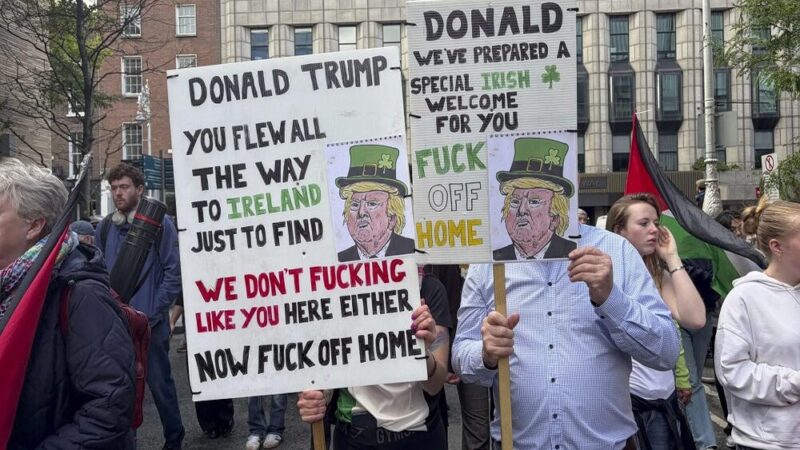 Multitudinaria Protesta en Dublín Contra la Visita de Donald Trump