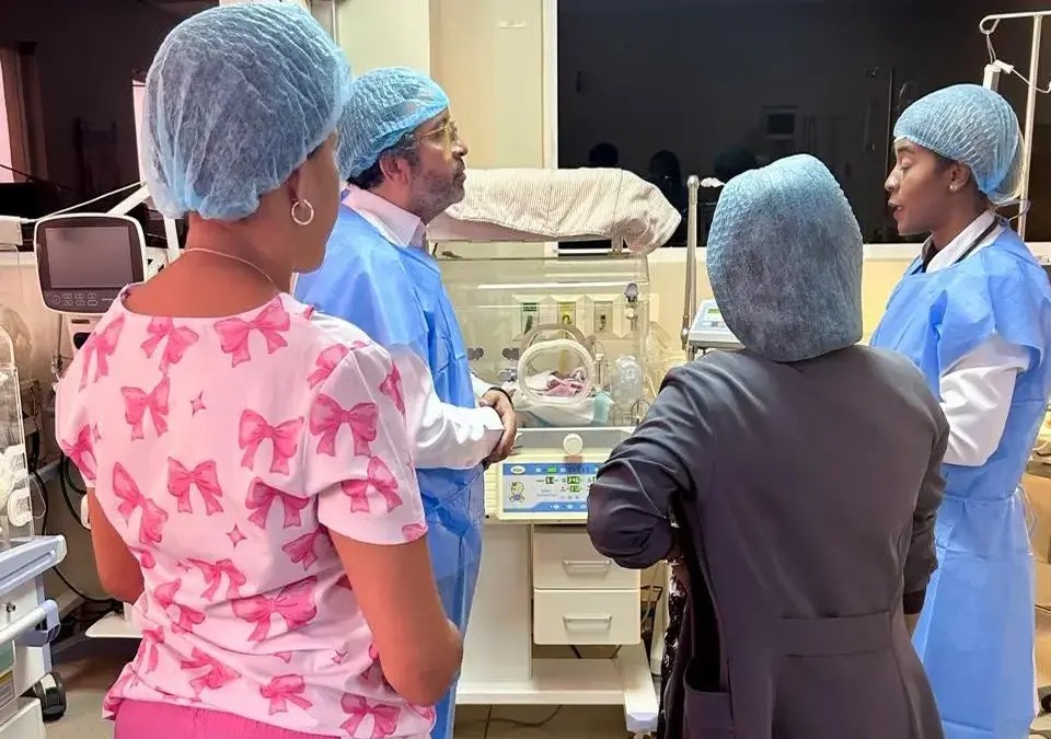 SNS Refuerza Medidas en Hospital Ángel Contreras por Alerta de Bacteria
