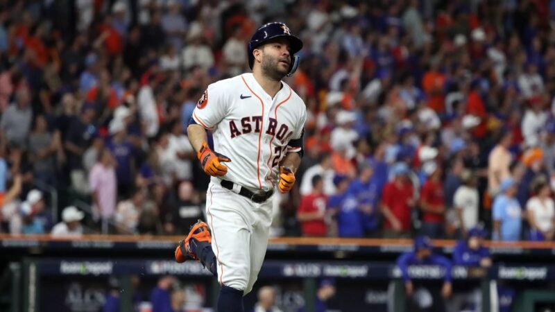 José Altuve alcanza los 2,500 hits en las Grandes Ligas