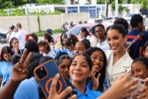 Madre Dominicana Celebra Récord Guinness de su Hijo en Lectura Continua