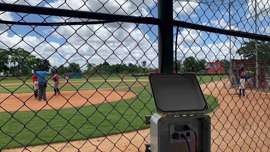 El Alto Costo de los Sueños: Familias y Prospectos en el Béisbol Dominicano