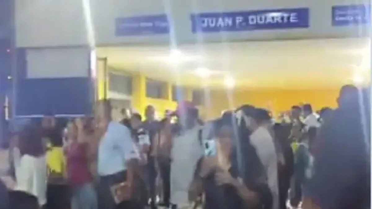 Falla en el Metro de Santo Domingo deja a usuarios varados
