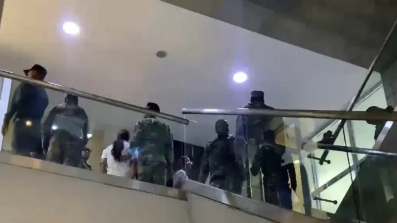 Operación SeNaSa 2.0: Traslado de Médicos Detenidos para Interrogatorios