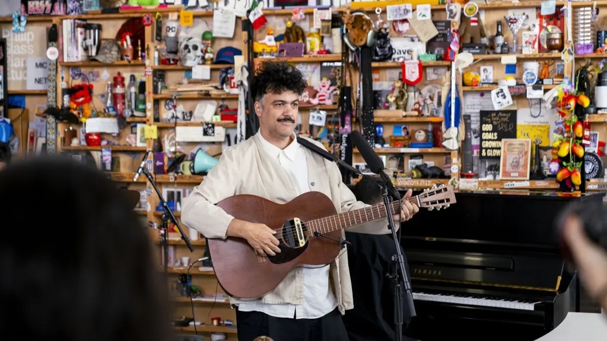 Alex Ferreira Debutará en el Prestigioso Concierto Tiny Desk de NPR