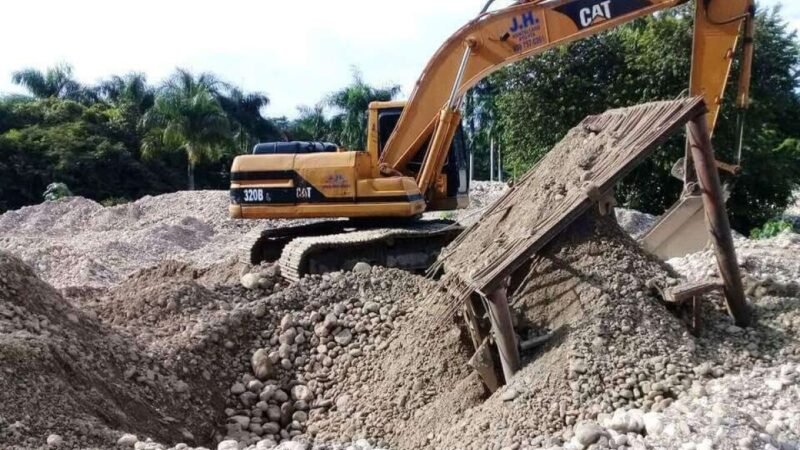 Medio Ambiente Intensifica Medidas Contra la Extracción Ilegal en Ríos