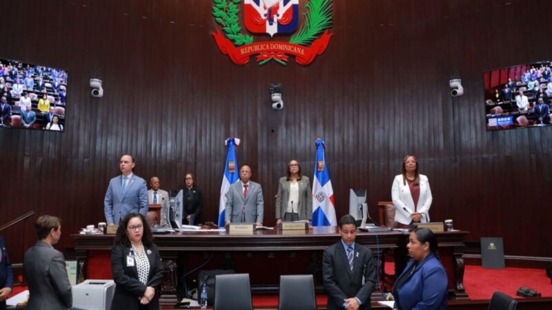 Diputados Aprueban Ley para Incluir Educación Moral y Cívica en Escuelas