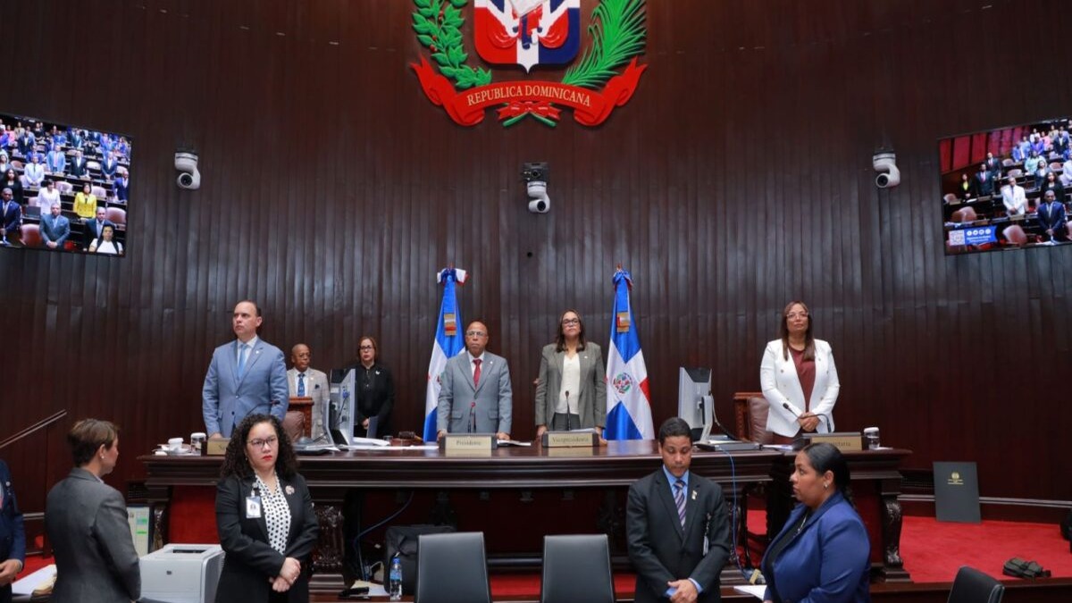 Diputados Aprueban Ley para Incluir Educación Moral y Cívica en Escuelas