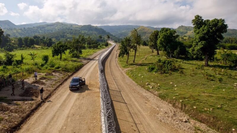 Avanza la Construcción de la Verja Fronteriza: Más de 60 Kilómetros Completados