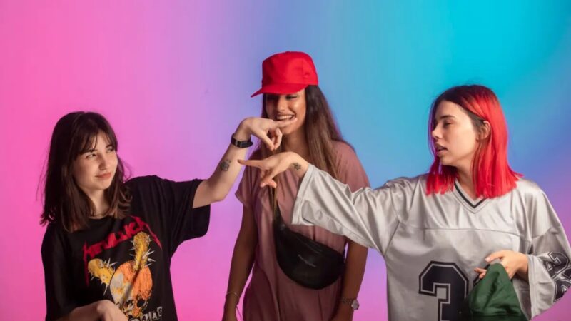 Preocupante Exposición de Adolescentes en Redes Sociales por ‘Farmear Aura’
