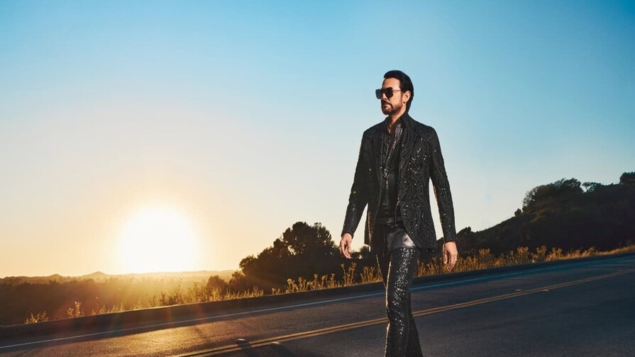 Beto Cuevas Lleva su Magia Acústica a Santiago de los Caballeros