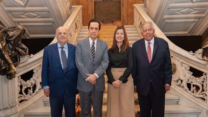 Juan Bolívar Díaz Lanza Sus Memorias en Madrid: Un Vistazo a la Historia Dominicana