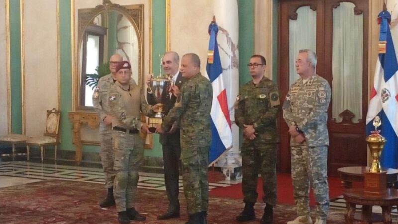 Abinader Invita a la Oración y Reflexión en la Jornada Nacional