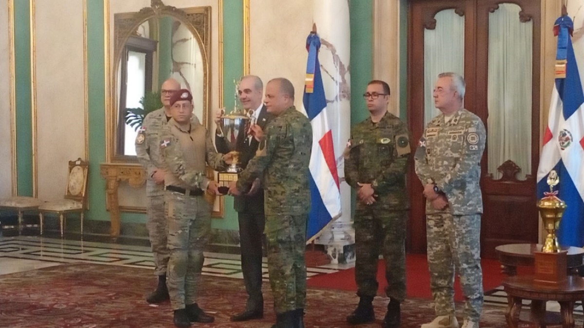 Abinader Anuncia Ascensos para Militares Triunfadores en Fuerza Comando 2026