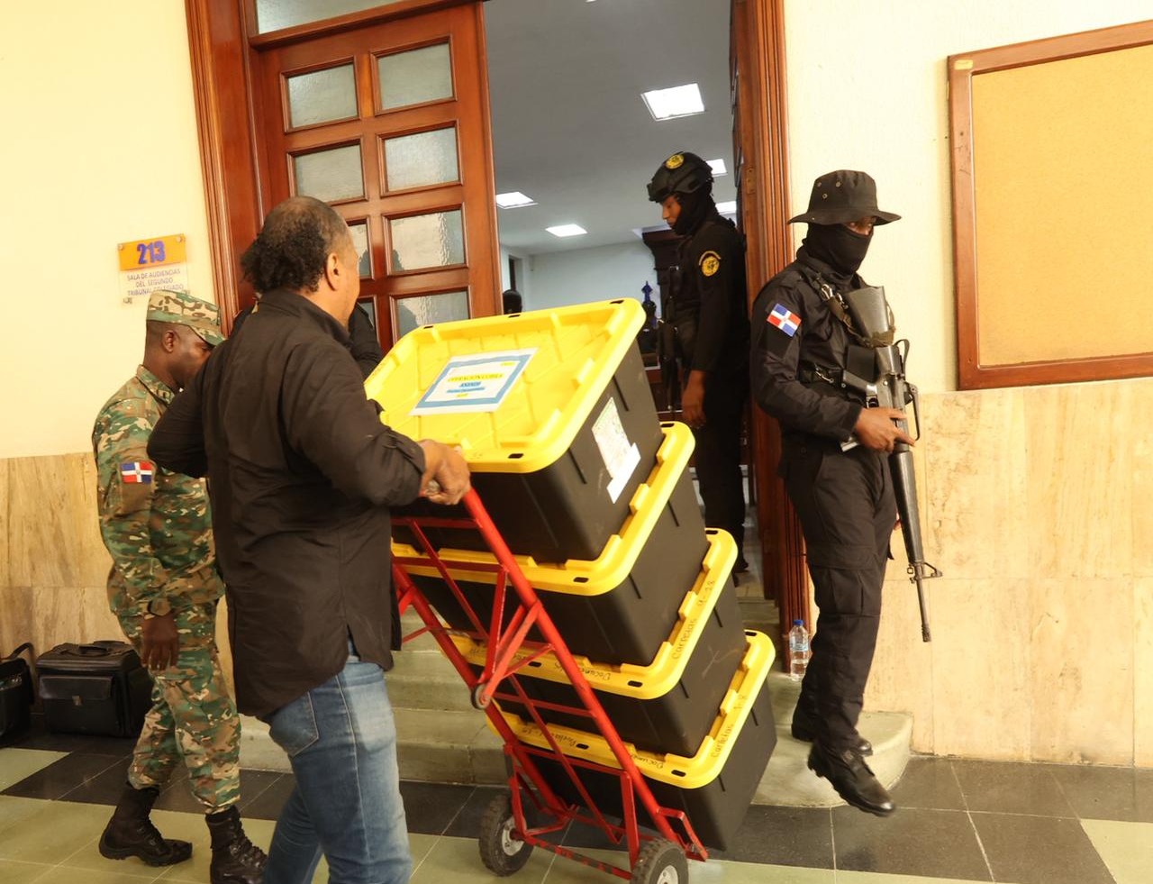 Extienden Plazo para Investigación del Caso SeNaSa: Imputados Permanecen en Prisión