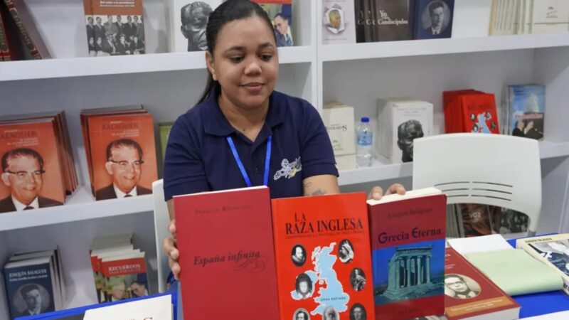 Descubre Qué Puedes Comprar con RD$2,000 en la Feria del Libro 2026