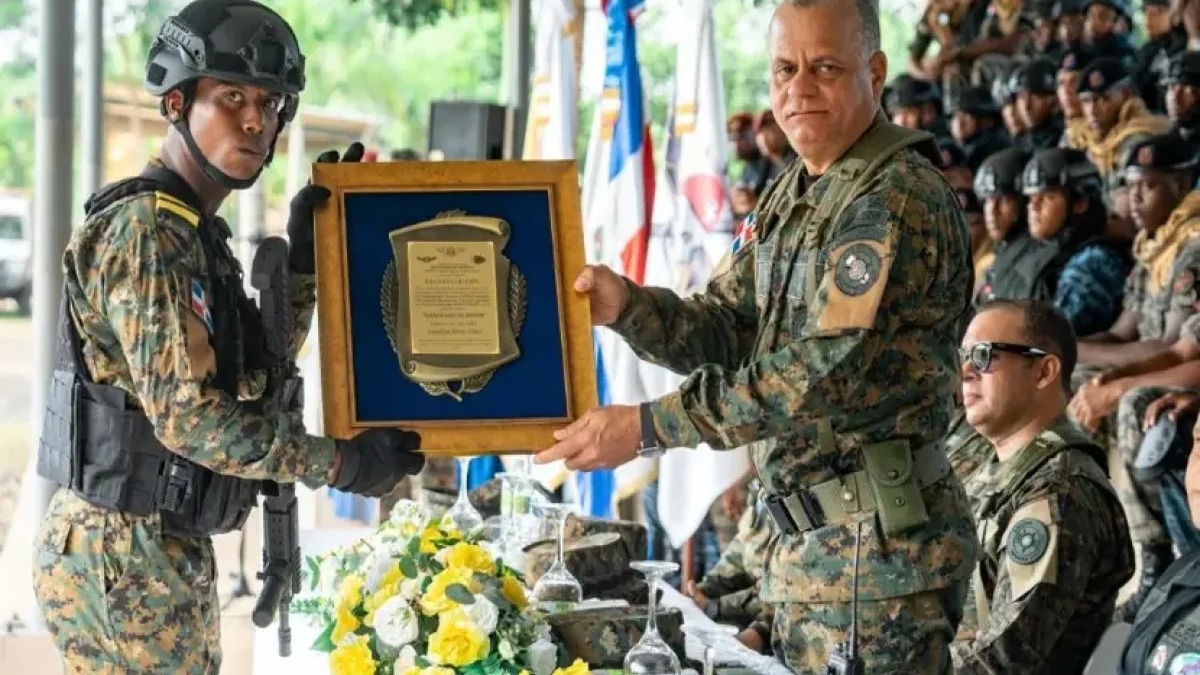 Nuevos Oficiales del Ejército Dominicano Culminan Especialización en Operaciones Tácticas