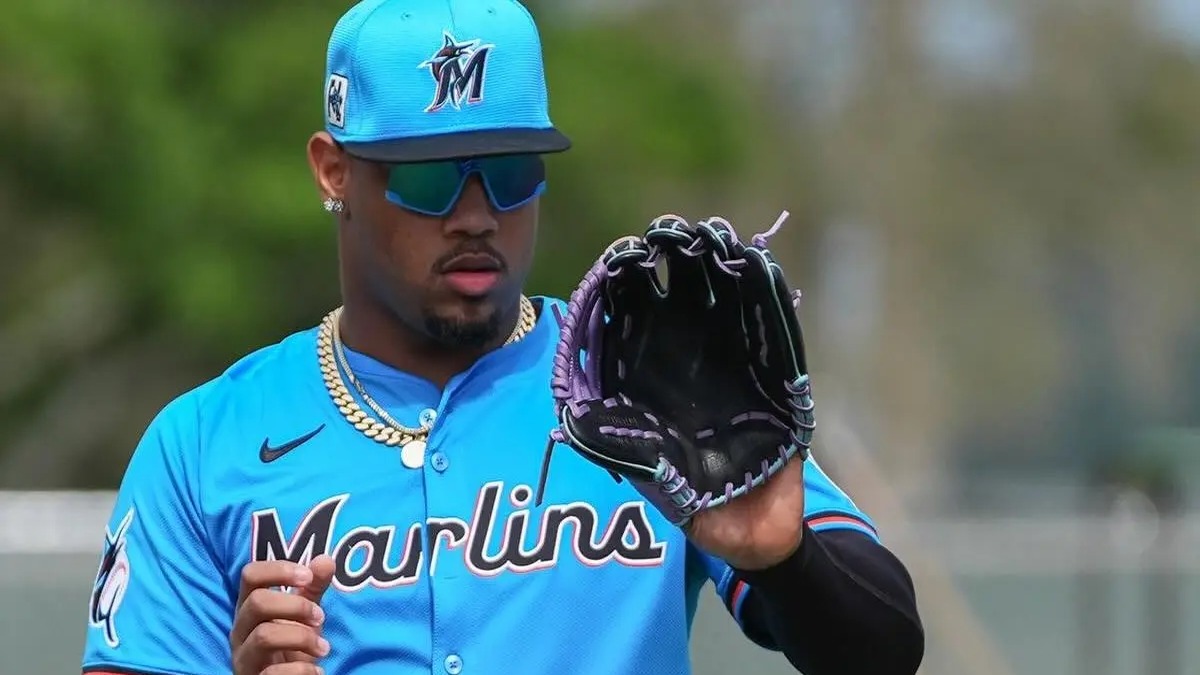 Deyvison De Los Santos se Compromete a Jugar Toda la Temporada con los Gigantes del Cibao