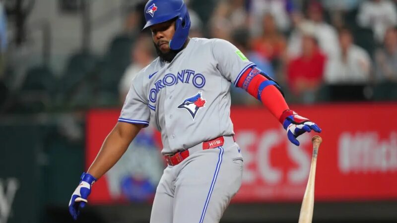 Vladimir Guerrero Jr. se ausenta por lesión en la espalda