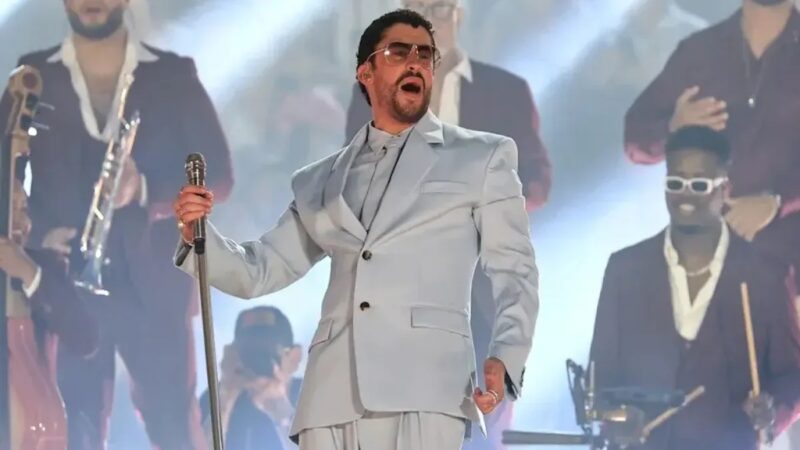 Bad Bunny arrasa con siete premios Emmy por su show en el Super Bowl