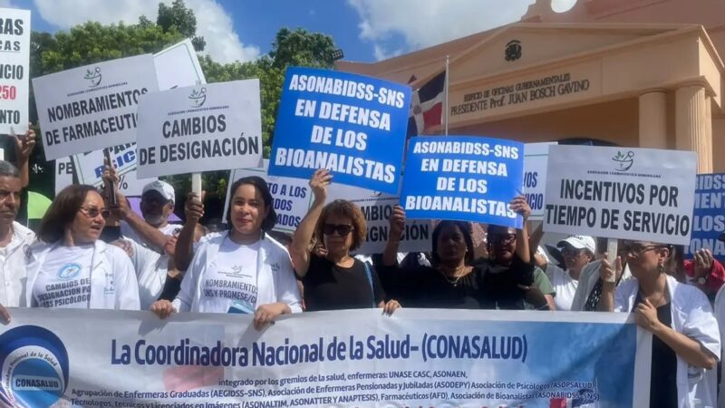 Conasalud Reitera Protesta Frente al Palacio Nacional por Mejoras Salariales