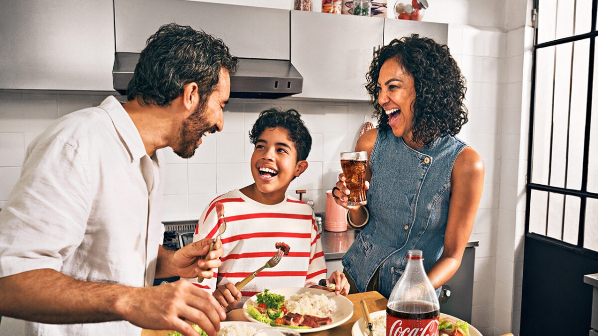 Coca-Cola Promueve la Conexión Humana con ‘El Mundo Puede Esperar’
