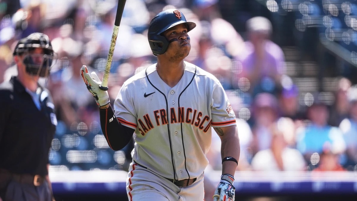 Rafael Devers hace historia con los Gigantes al alcanzar 30 jonrones