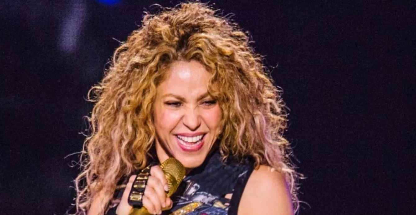 Shakira y Bad Bunny Triunfan en los Premios Juventud en Marbella