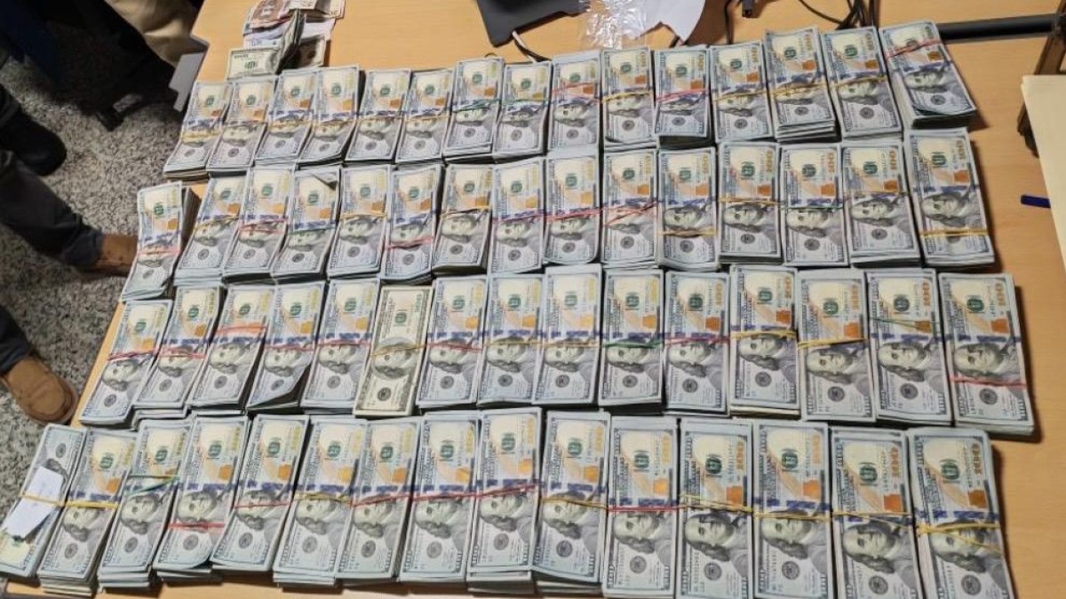 Decomisan Casi US$601 Mil a Pasajero Colombiano en el AILA