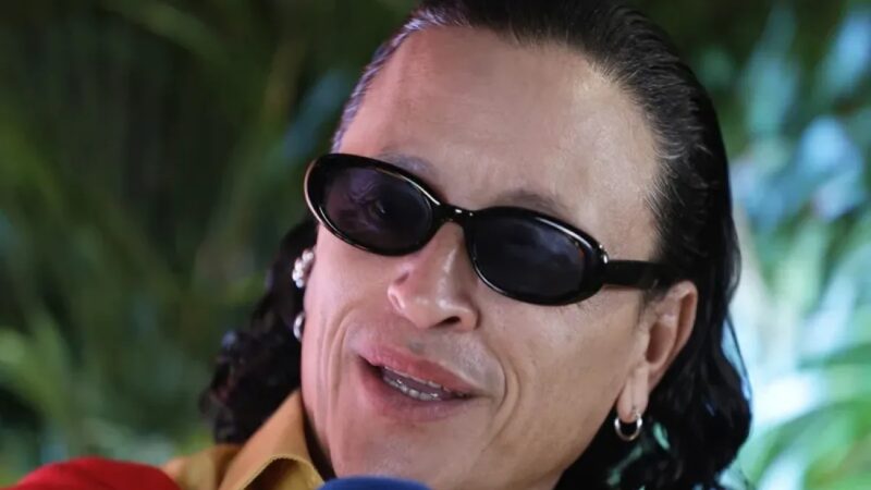 Elvis Crespo Vive un Verano Mágico con Éxitos Musicales