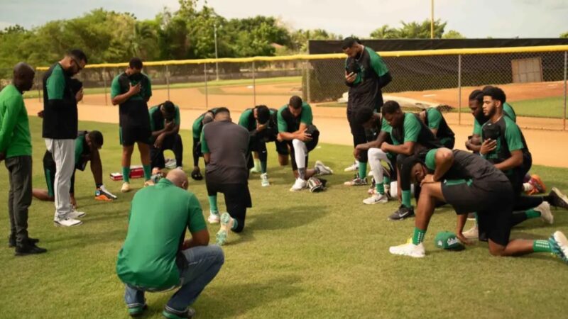 Compromiso de los Jugadores de las Estrellas Brilla en el Primer Día de Entrenamientos