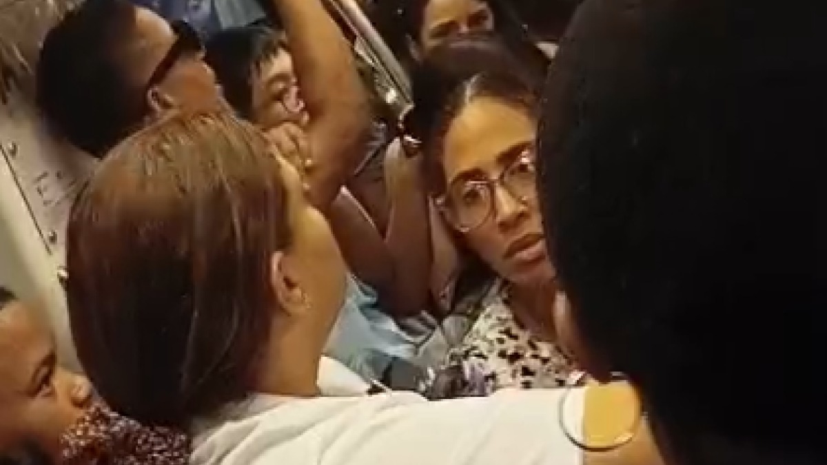 Incidente en el Metro de Santo Domingo: Usuario queda atrapado entre las puertas del tren
