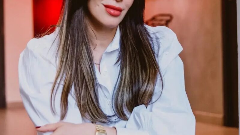 Hony Estrella se Despide de ‘La Fábrica Radio’ en Medio de Controversia