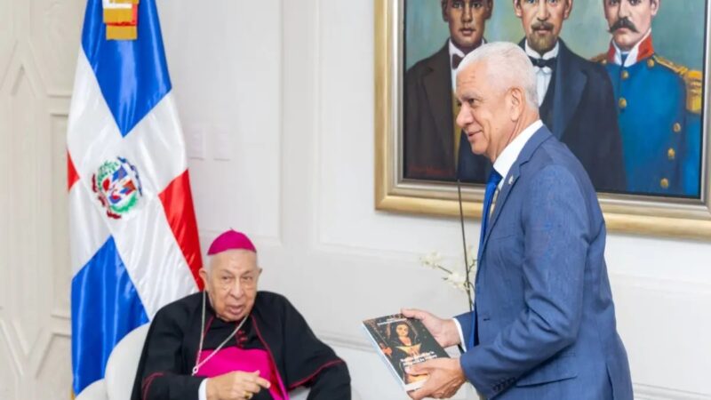Monseñor De La Rosa y Carpio Resalta el Rol Democrático del Congreso Nacional