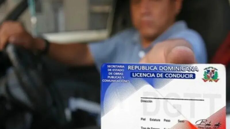 Eliminan Restricción de Edad para Licencias de Conducir en RD