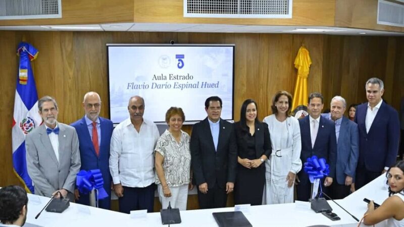 PUCMM Inaugura Innovador Aula-Estrado en Honor a Flavio Darío Espinal Hued