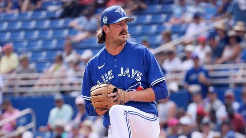 Leones del Escogido Refuerzan su Rotación con Rees y VanScoter