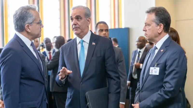 Abinader y UNESCO Exploran Creación de Instituto STEM en Punta Bergantín