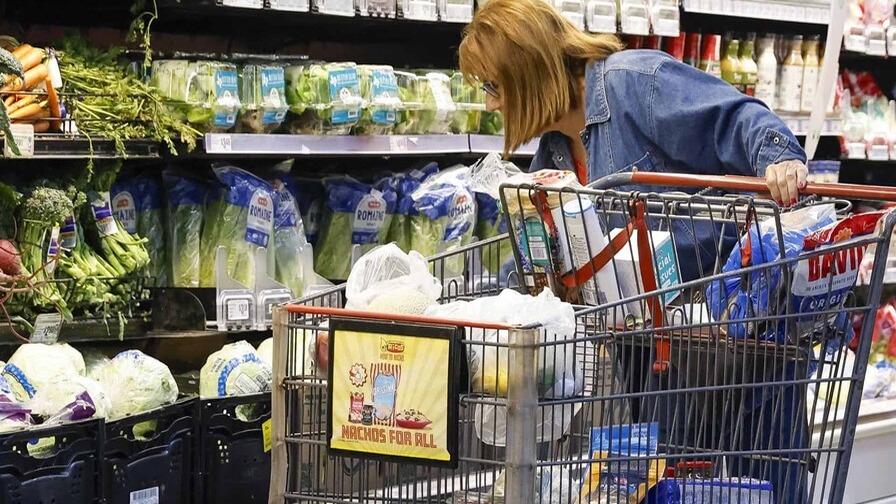 Irán Enfrenta Dura Contracción Económica en Medio de Tensiones Globales