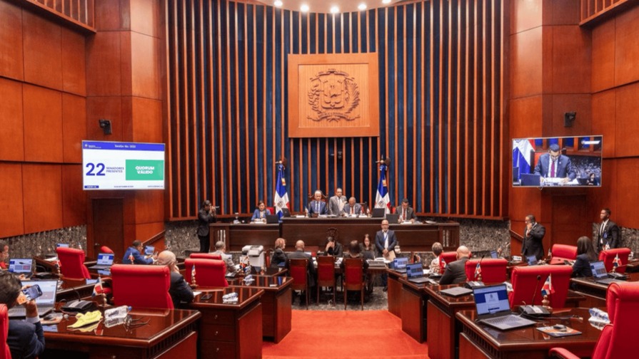 Senadores Instan a la ADP a Priorizar la Educación y Evitar Reducción de Horas de Clase