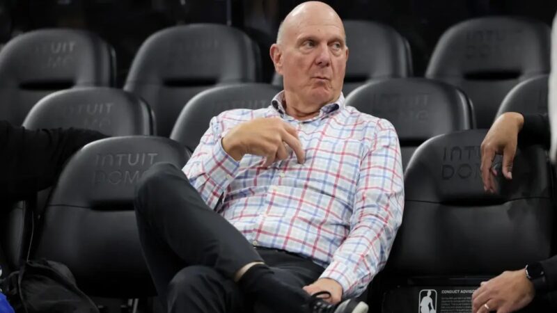 Steve Ballmer Acepta Sanción de la NBA y Ofrece Disculpas a los Aficionados