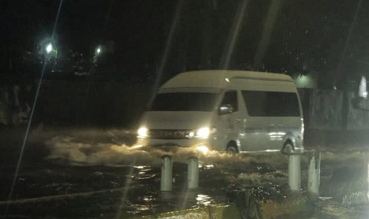 Intensas Lluvias Causan Inundaciones en Santo Domingo