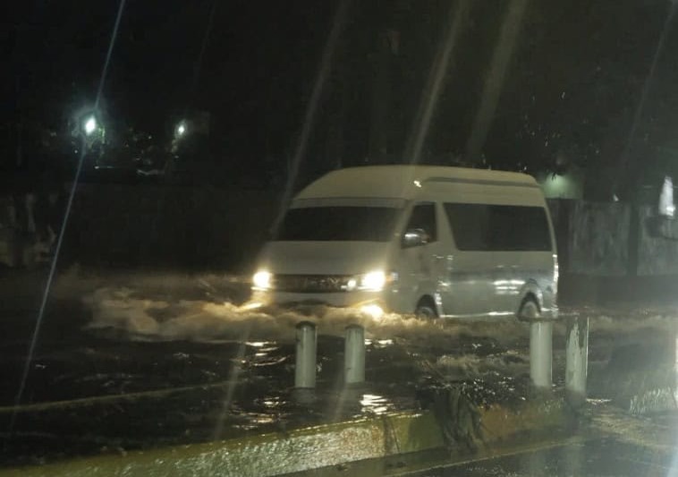 Intensas Lluvias Causan Inundaciones en Santo Domingo