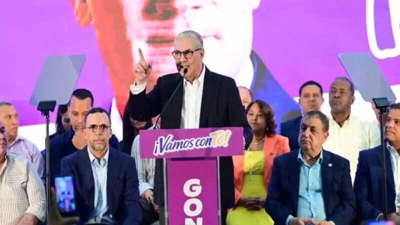 Incidente con Bombas Lacrimógenas Interrumpe Actividad de Gonzalo Castillo