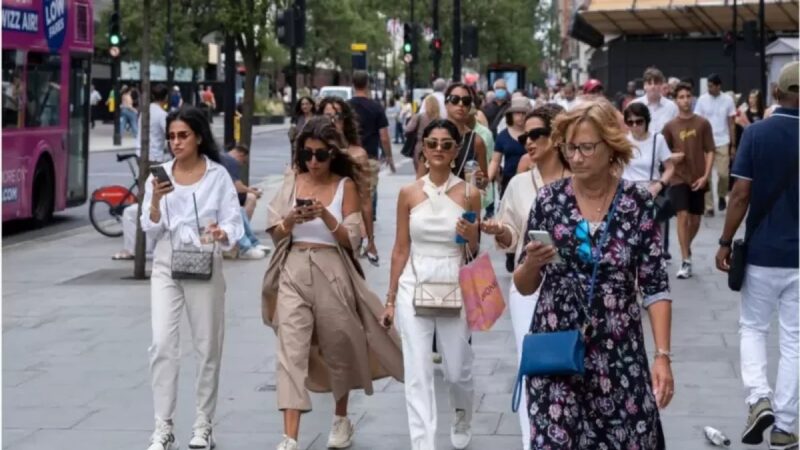 El Silencio Creciente: ¿Por Qué Hablamos Menos Cada Año?